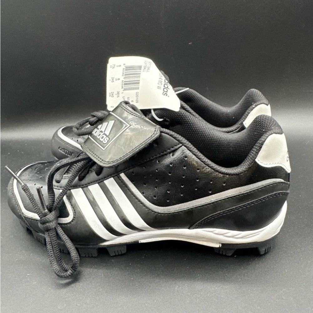 Adidas Fastpitch 4 MD Softball Womens Size 7 1/2 Black New G20109